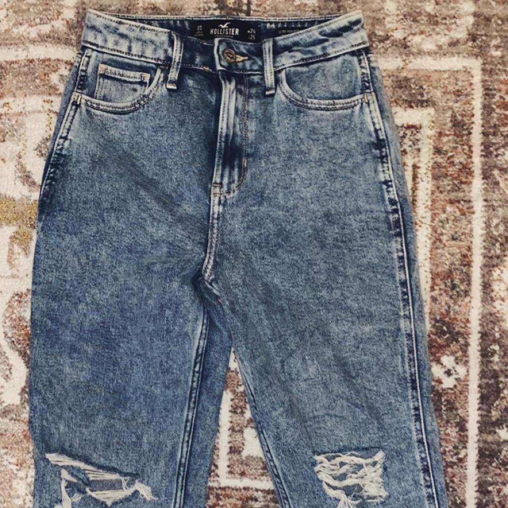 Ultra High-Rise Mom Jean